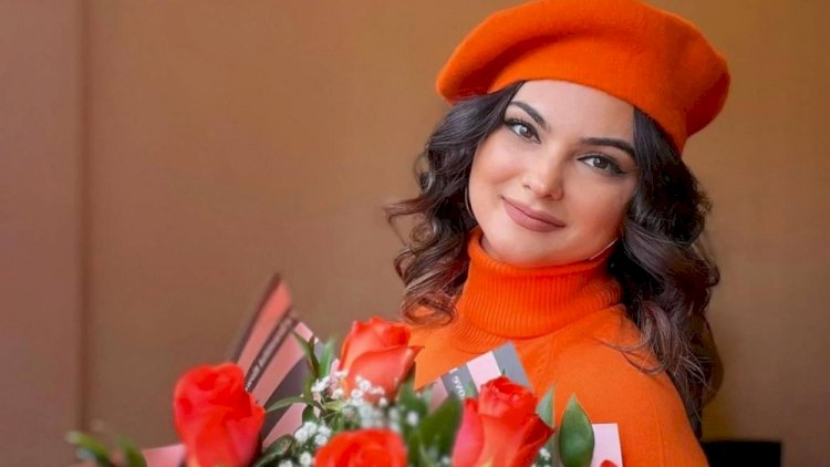    “Həyatdakı hekayəm qaranlıq gecədə, güllə səsi altında başlayıb“   