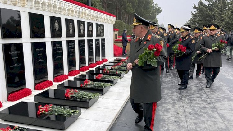    Generallar Şəhidlər Xiyabanında - Fotolar   