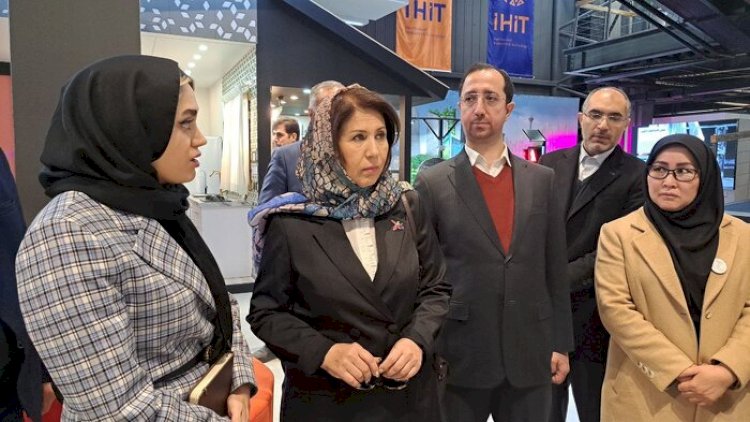    Bahar Muradova İrana gedib   