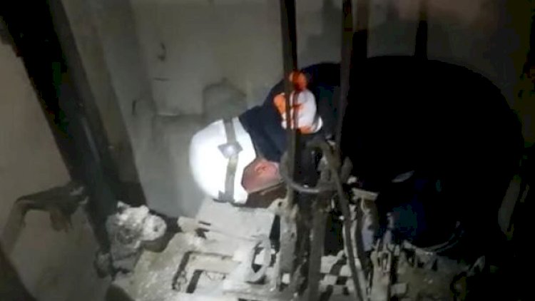    Bakıda liftdə qalanlar xilas edildi - Video   