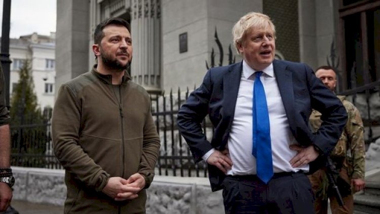    Boris Conson Ukraynaya getdi - Fotolar   