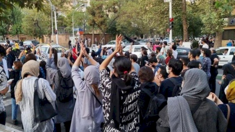    İranda üç qadın jurnalist saxlanıldı   