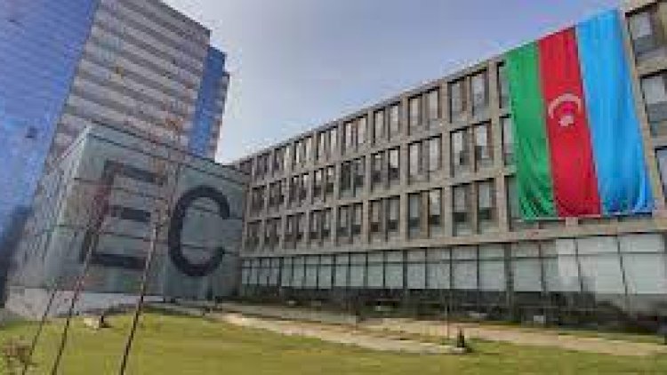    Bu universitetdə müəllimlər 1369 manat maaş alır   