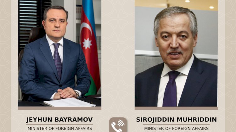   Ceyhun Bayramov tacikistanlı həmkarı ilə danışdı   