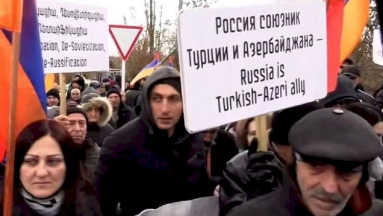    Ermənistanda Rusiya hərbi bazası önündə mitinq keçirildi   