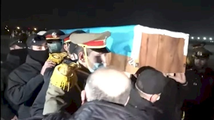    Hərbçilərimiz iranlı əsgərlərə şəhidimizin tabutunu daşımağa icazə vermədi - Video   