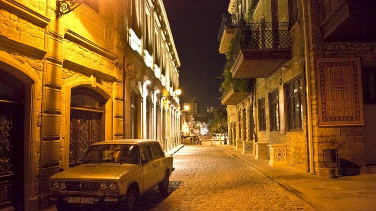    Bakıda dəhşət: Sevgilisinin əl-ayağını bağlayıb, 14 yaşlı qızını...   