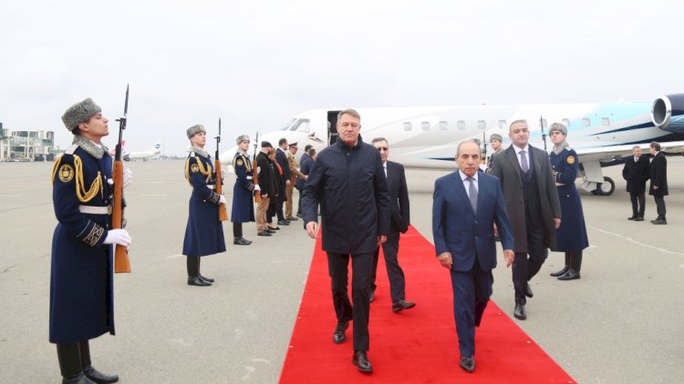    Rumıniya Prezidenti Azərbaycana gəldi   - FOTO