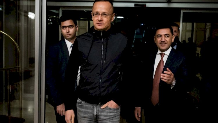    Macarıstanın XİN rəhbəri Azərbaycana gəldi   