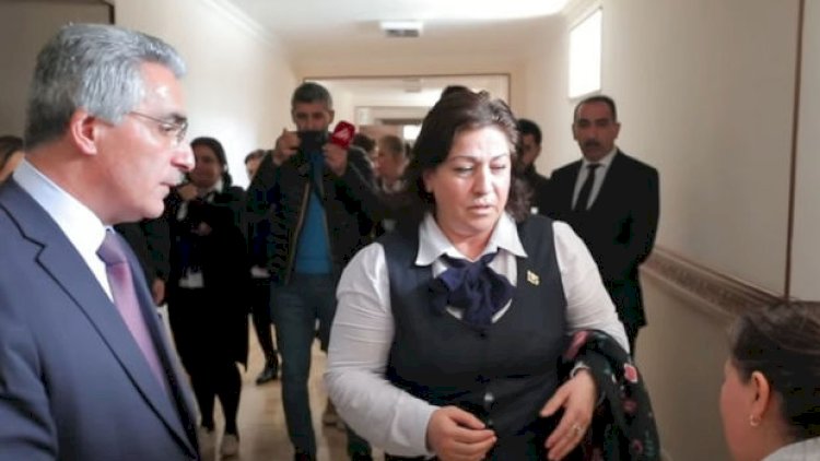    Naxçıvanda müəllimlərlə direktor arasında qalmaqal   