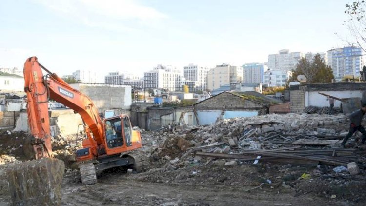    Bakı yenilənir: 900 bina söküləcək, 2000 ailə köçürüləcək   