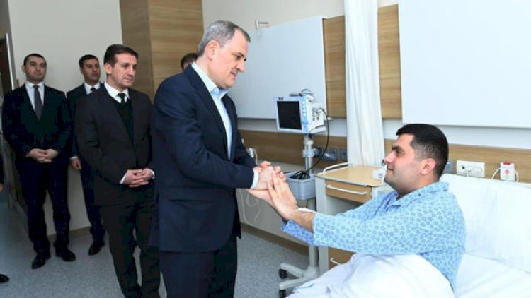    Ceyhun Bayramov İranda səfirliyə hücum zamanı yaralananları ziyarət etdi   - FOTOLAR