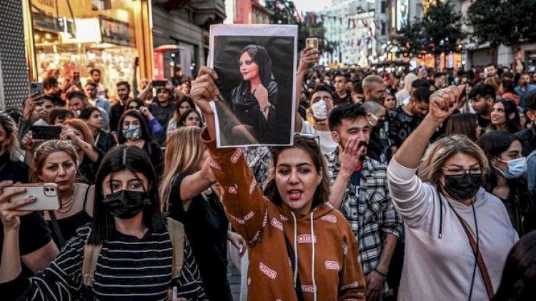    İranda həbs olunan etirazçılar əfv olundu   