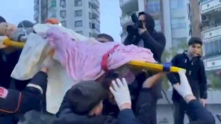    7 yaşlı uşaq dağıntılar altından belə çıxarıldı   - Video