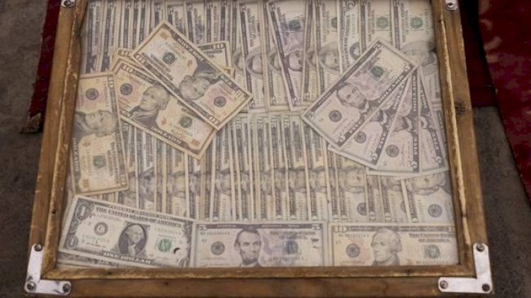    Dollar qaçaqmalçılığı: Pakistan rupisu dəyərini itirir   