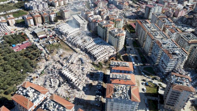    “Cənnətdən bir ev” reklamı ilə satılan binalar yerlə bir oldu - Fotolar   