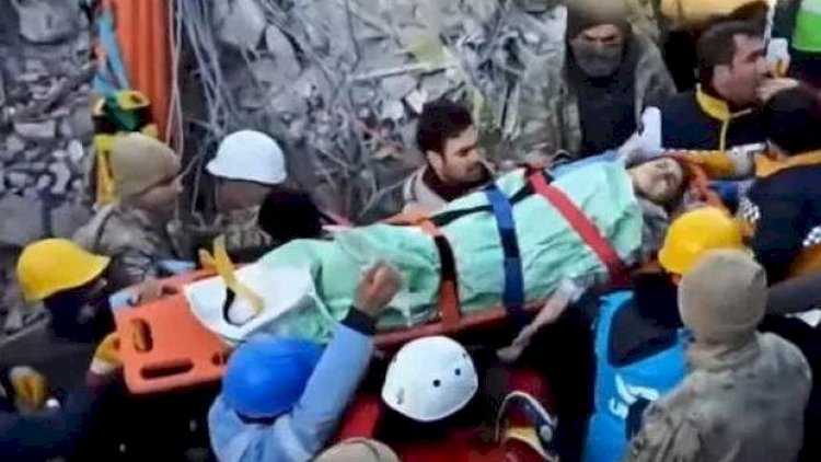    Altı nəfərlik ailə 84 saat sonra  dağıntılar altından sağ çıxarıldı   - Video