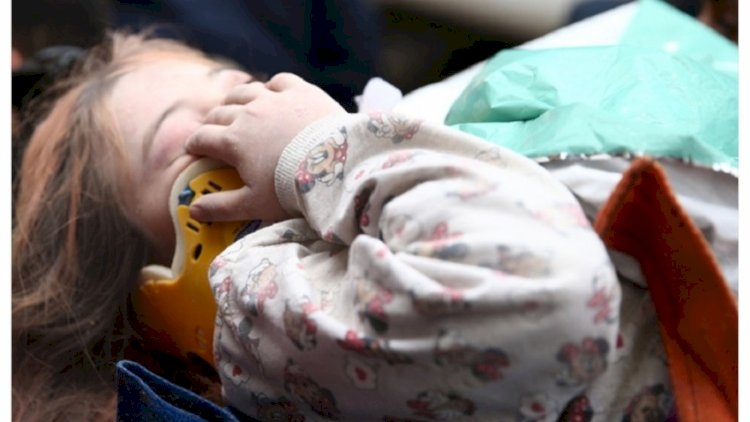    175 saatdan sonra ana və iki uşağı dağıntılar altından sağ çıxarıldı    