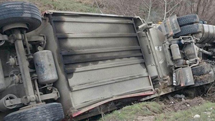    Xocalıda beton qarışdıran maşın aşdı   