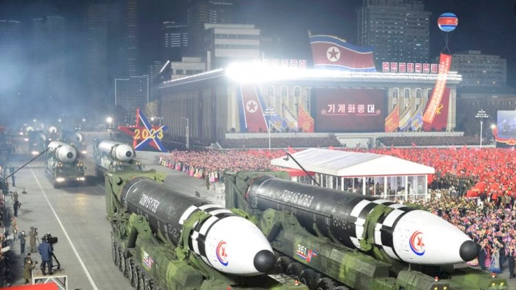    Şimali Koreya qitələrarası balistik raketini sınaqdan keçirdi   