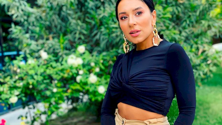    Tünzalə geyiminə görə tənqid olundu: “Budlarınızı iri göstərir“   - Foto