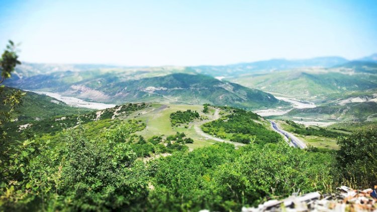    Azərbaycanın ən seysmoaktiv bölgəsi bu ərazilərdir?    