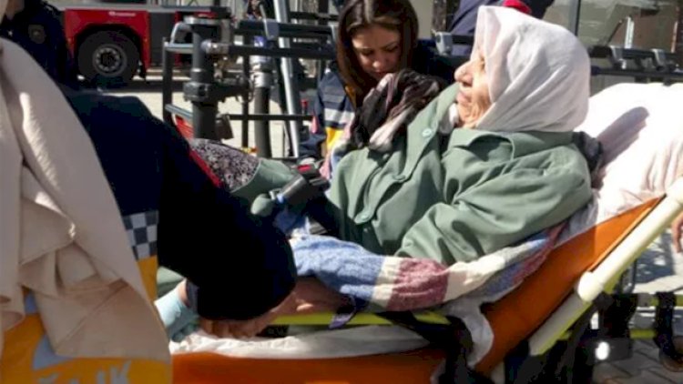    384 saat sonra 90 yaşlı qadın və oğlu xilas edildi   