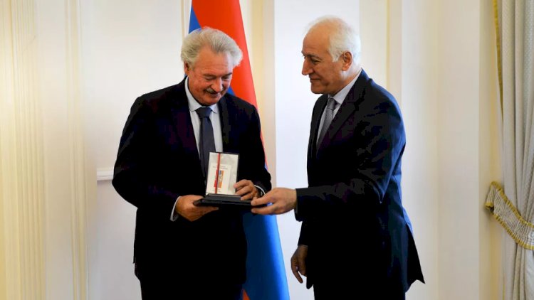    Xaçaturyan əcnəbi nazirlə Qarabağı müzakirə etdi   