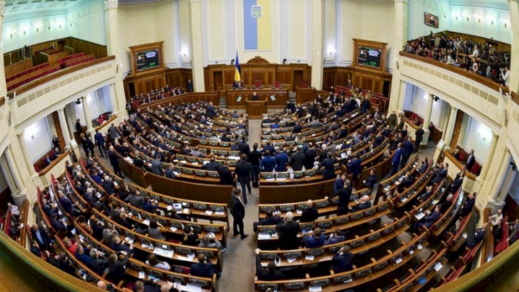    Ukraynada üç deputatın mandatı əlindən alındı   