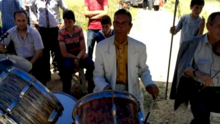    Məşhur nağaraçı evində yanaraq öldü    