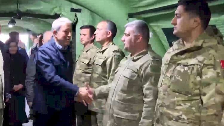    Hulusi Akar Azərbaycandan gələn tibb personalı ilə görüşdü   