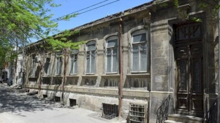    Bakıdakı tarixi bina sökülür? - Fotolar   