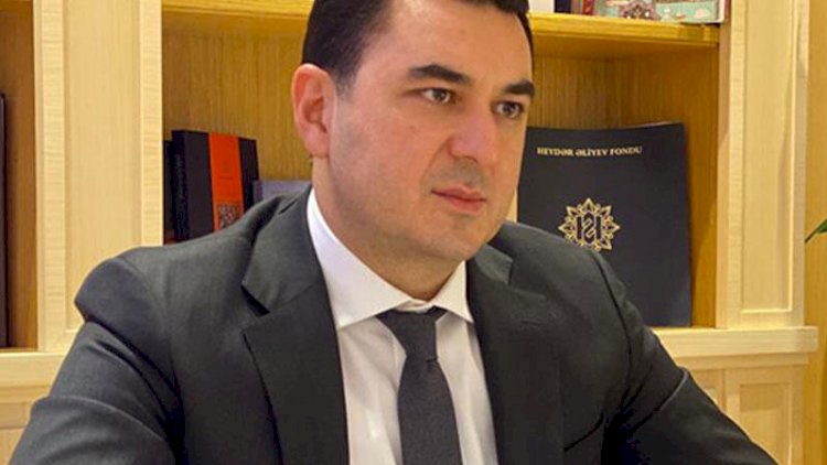    Nazir əvəzi kadr təmizləmələri aparır   