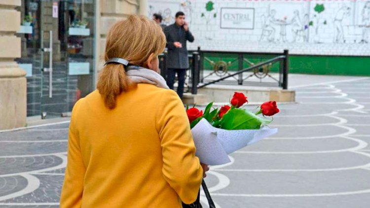    Bakıda 8 Mart “küləyi”: Güllərin qiymətində fantastik bahalaşma -   QİYMƏTLƏR