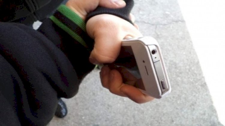    Bakıda 14 yaşlı yeniyetməni hədələyib, telefonunu aldılar    
