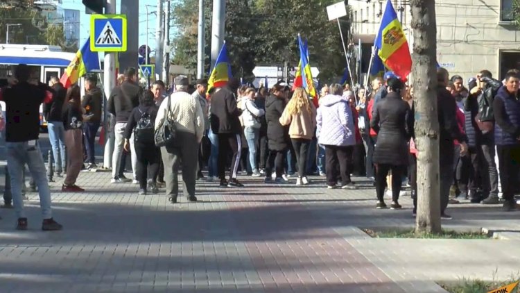    Moldova paytaxtında etiraz mitinqi - “Dilin adı dəyişdirilməsin“   