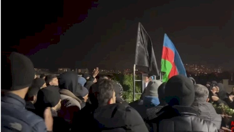    Hacı Şahinin məzarı üstündə gecələr keşik çəkirlər - Onlar kimdir?   