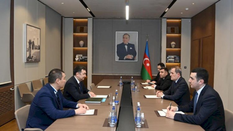    Ceyhun Bayramov qazaxıstanlı nazirlə görüşdü   
