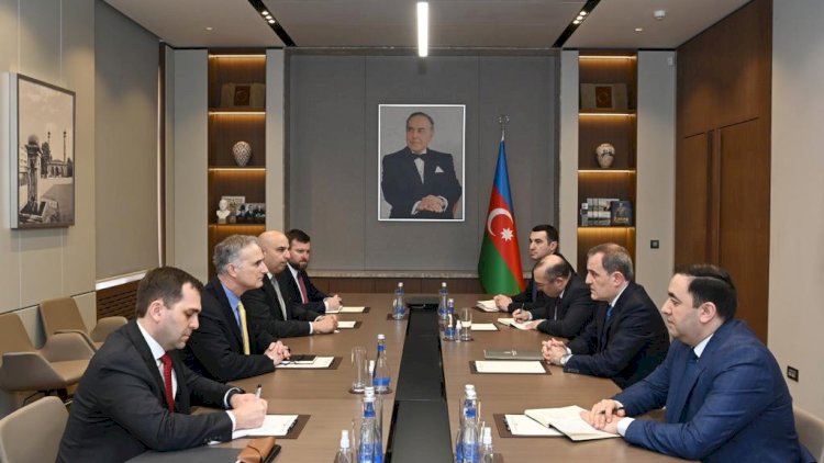    Ceyhun Bayramov amerikalı diplomatla görüşdü   