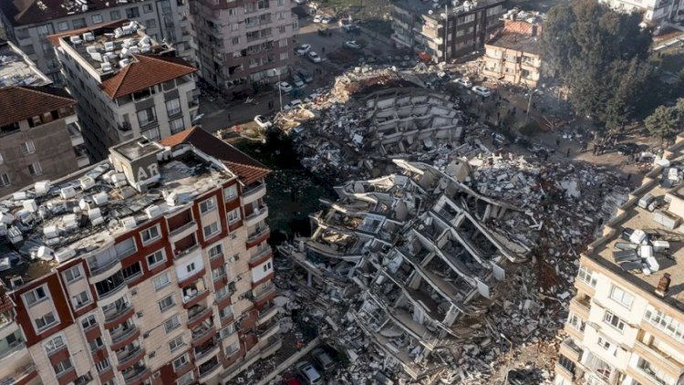   Türkiyədə zəlzələ nəticəsində ölənlərin sayı açıqlandı   