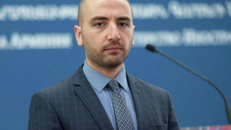    Ermənistan XİN rəsmisi istefa verdi   