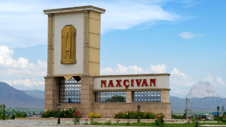    Naxçıvanda yüzlərlə fəhlə tətilə başladı   