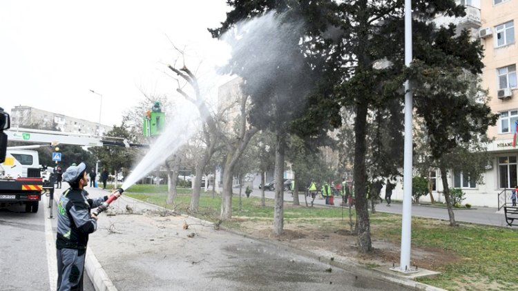    Bakı küçələri yuyuldu - Fotolar   