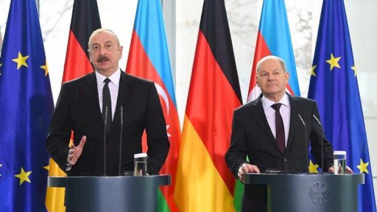    Prezident Berlində olanda 2 adam gətirib, qışqırdırdılar…   