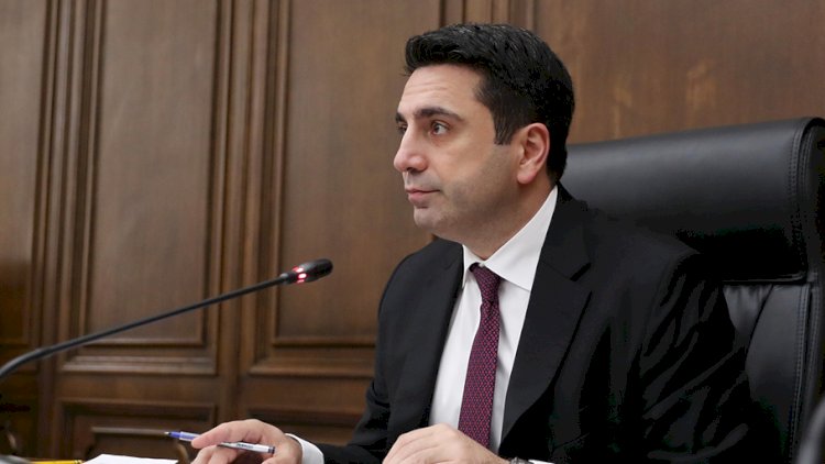    Erməni spiker yıxılıb xəstəxanalıq oldu - FOTO   