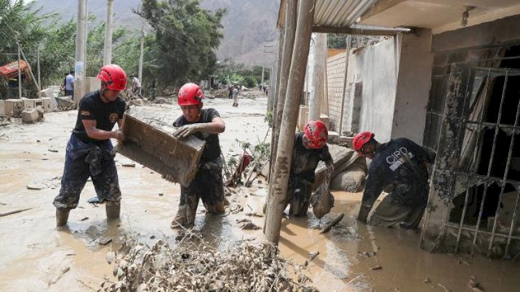    Qasırğa selə səbəb oldu,   65 nəfər öldü