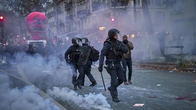    Fransada hökumətə etiraz edən 855 nəfər saxlanıldı    