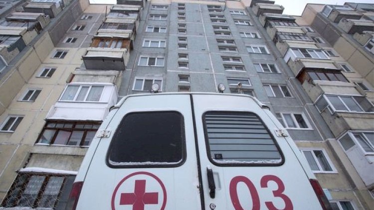    Yeddinci mərtəbədən yıxılan şəxs qalxıb evinə getdi   