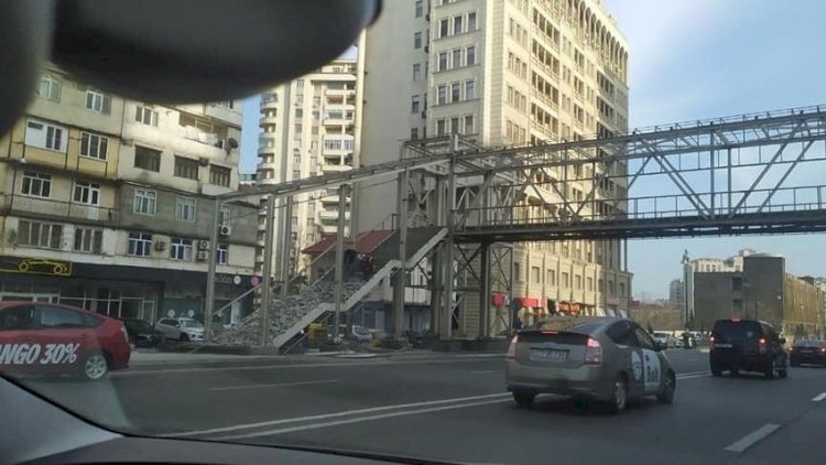   Koroğlu Rəhimov küçəsində piyada keçidi niyə sökülüb?   