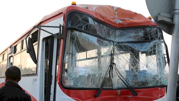    Bakıda sərnişin avtobusu qəzaya uğradı   